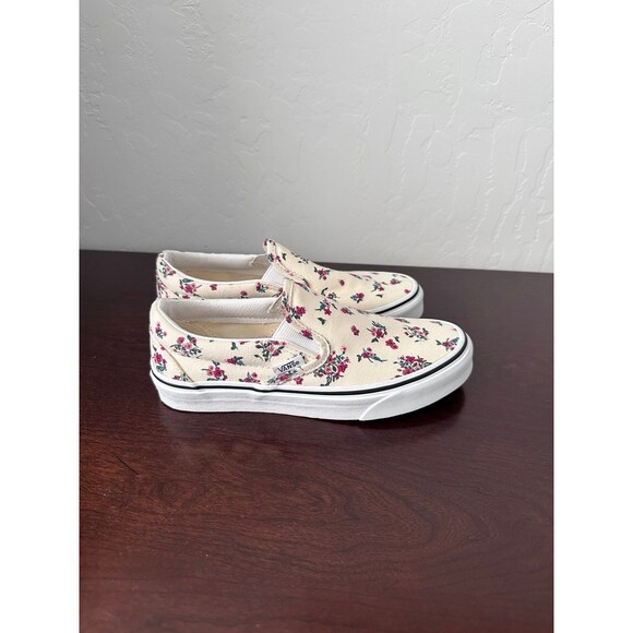 Vans Shoes - Vans Classic Slip On Ditsy Floral Womens 5 Cream Rose Canvas Shoes Discontinued
